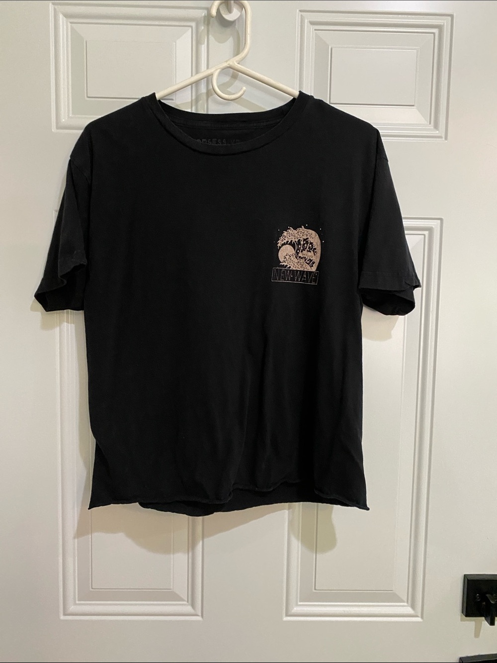 Black Women's Crop Tee with Small Wave Graphic